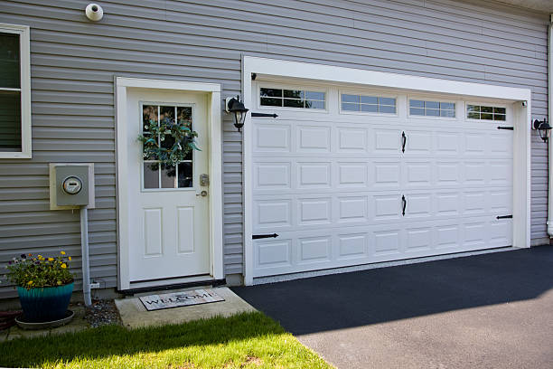 24/7 Emergency Garage Door experts in Crockett, CA